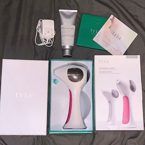 Tria Hair Removal Laser 4X Deluxe Kit LIKE NEW